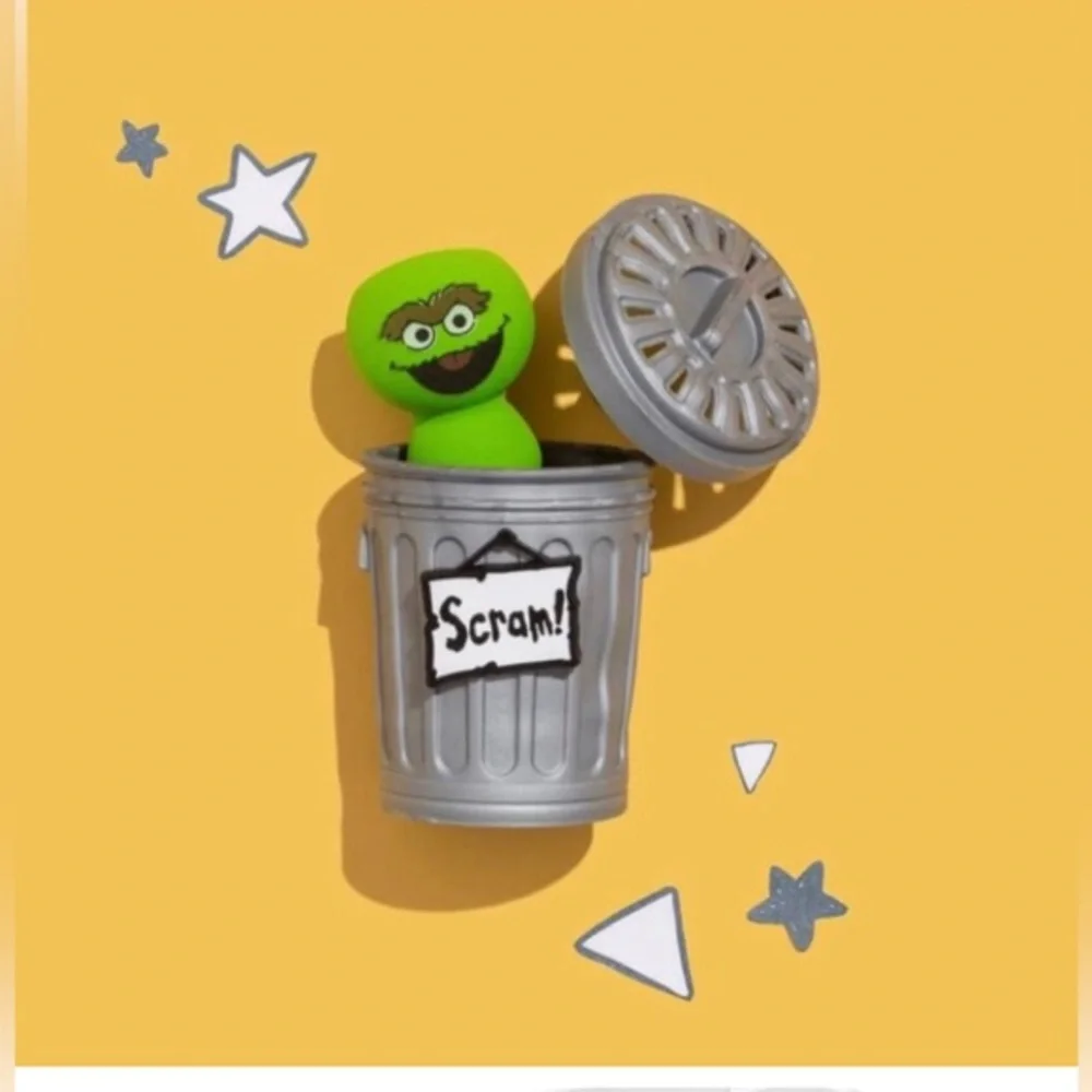 Wet n wild x Sesame Street, I Love Trash Makeup‎ Sponge And Case Set new